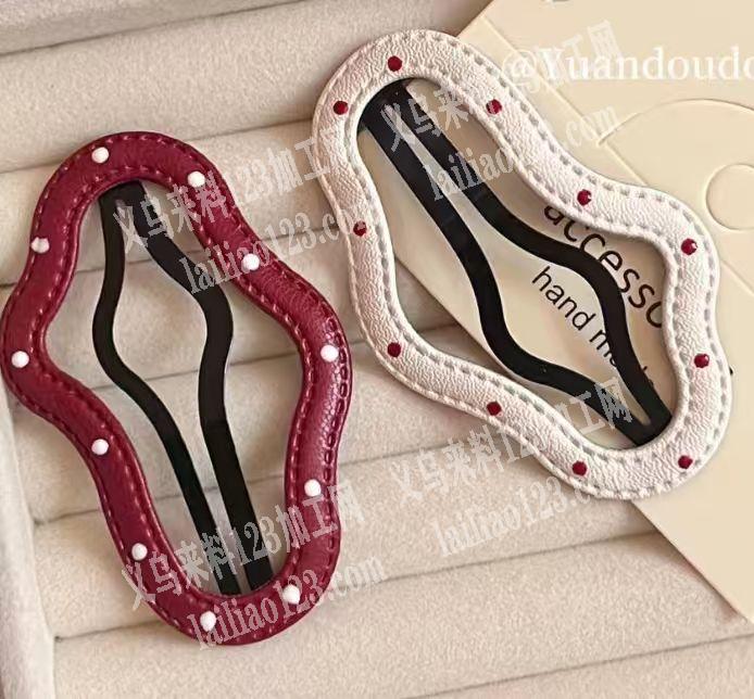 皮质发夹的厂家有吗？如图。寻找皮包发夹的