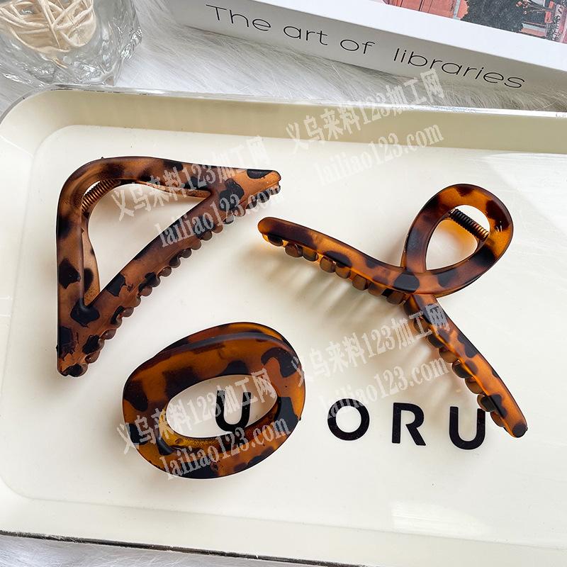 诚接发夹喷漆加工业务