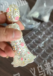 饰品画油外发加工，如图专业做画油的加工厂