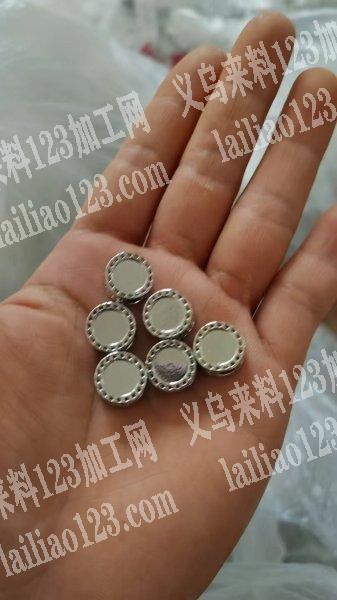 找半自动点钻的加工厂，如图，能点这款货的