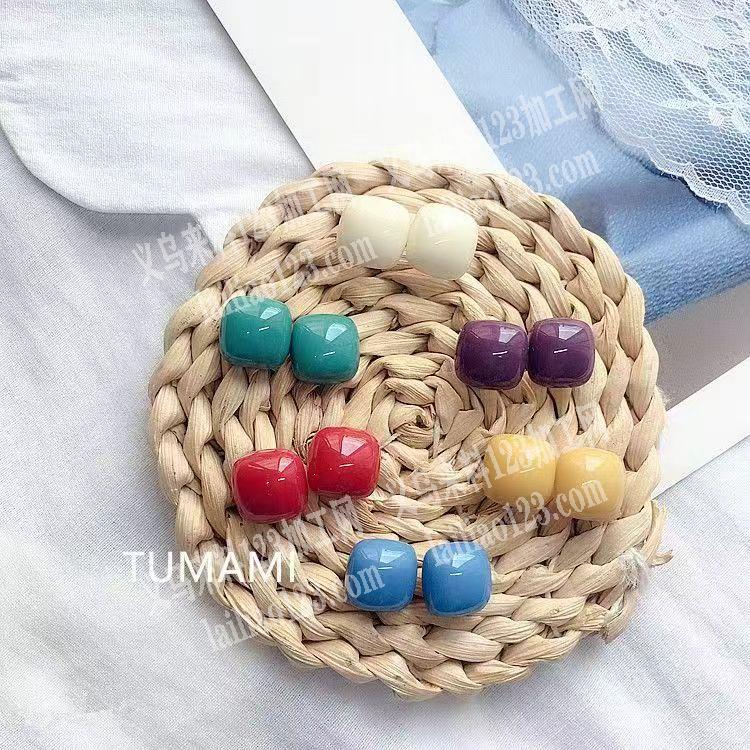 哪家专业做这种耳钉的，采购这个耳钉现货有