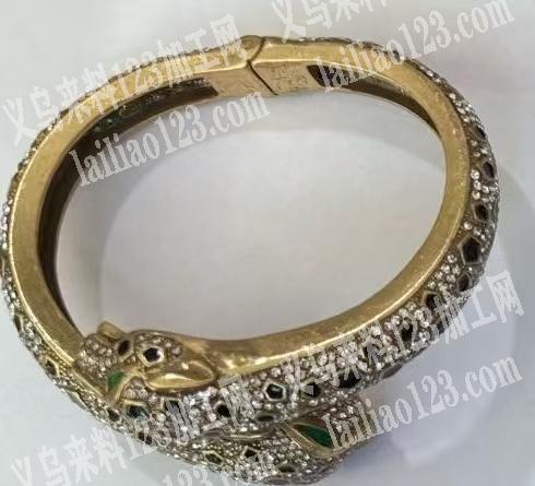 找合金饰品电镀厂，可以镀这个颜色的联系：