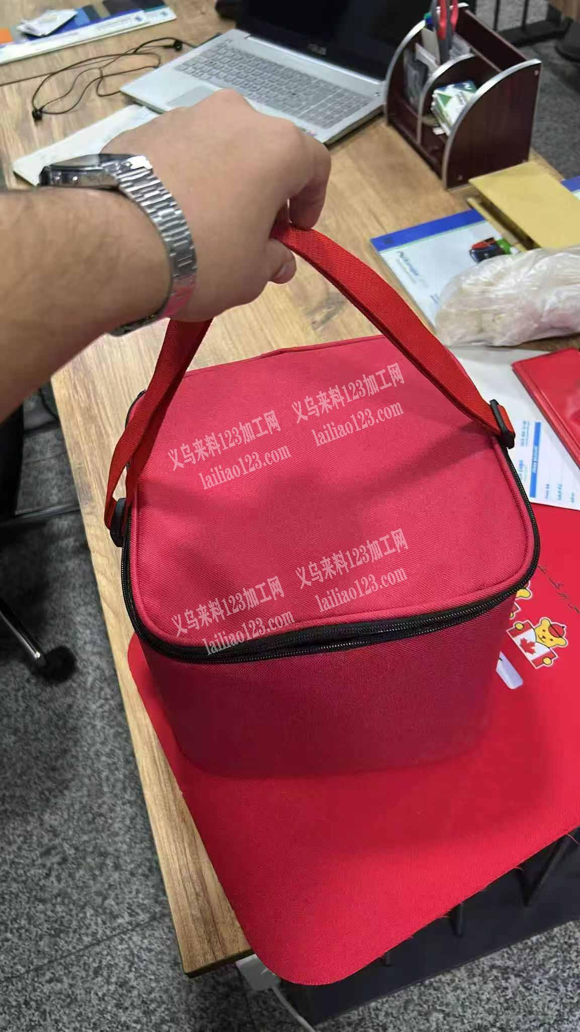 寻找箱包工厂，如图收纳包订单外发，寻找专