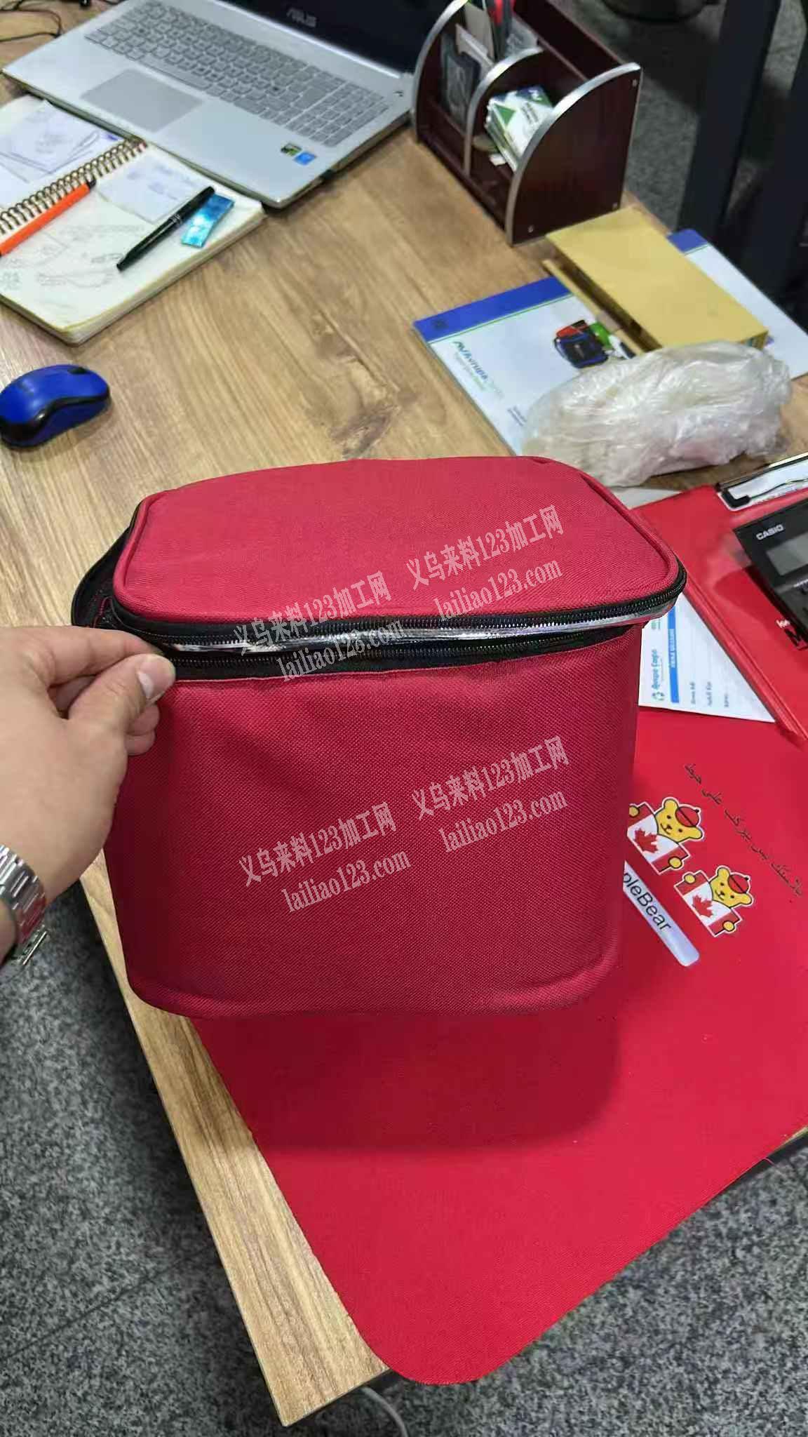 寻找箱包工厂，如图收纳包订单外发，寻找专