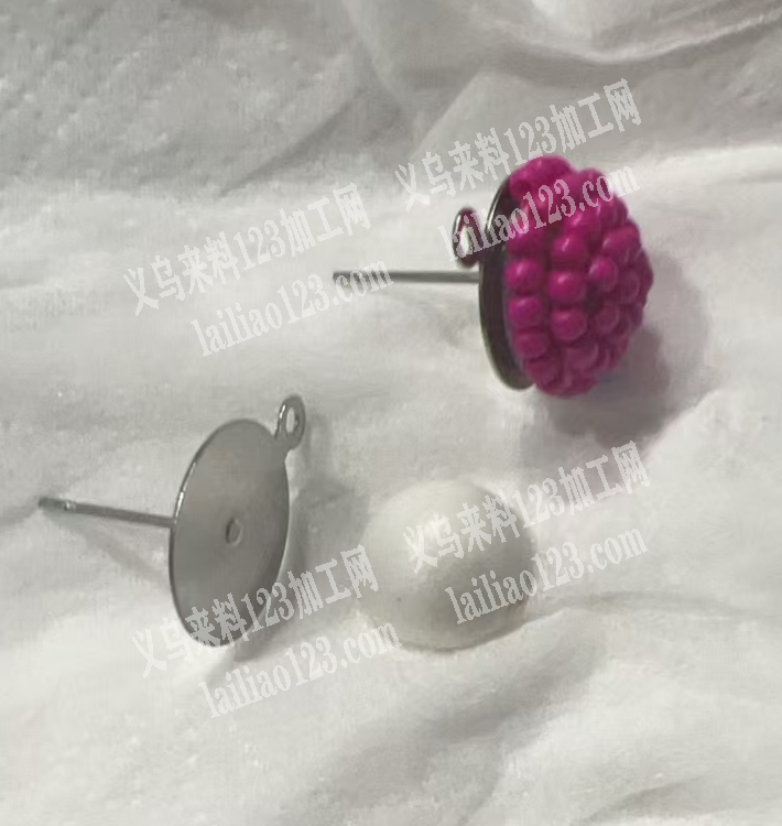 穿米珠+粘米珠的手工活外发加工，长期有货