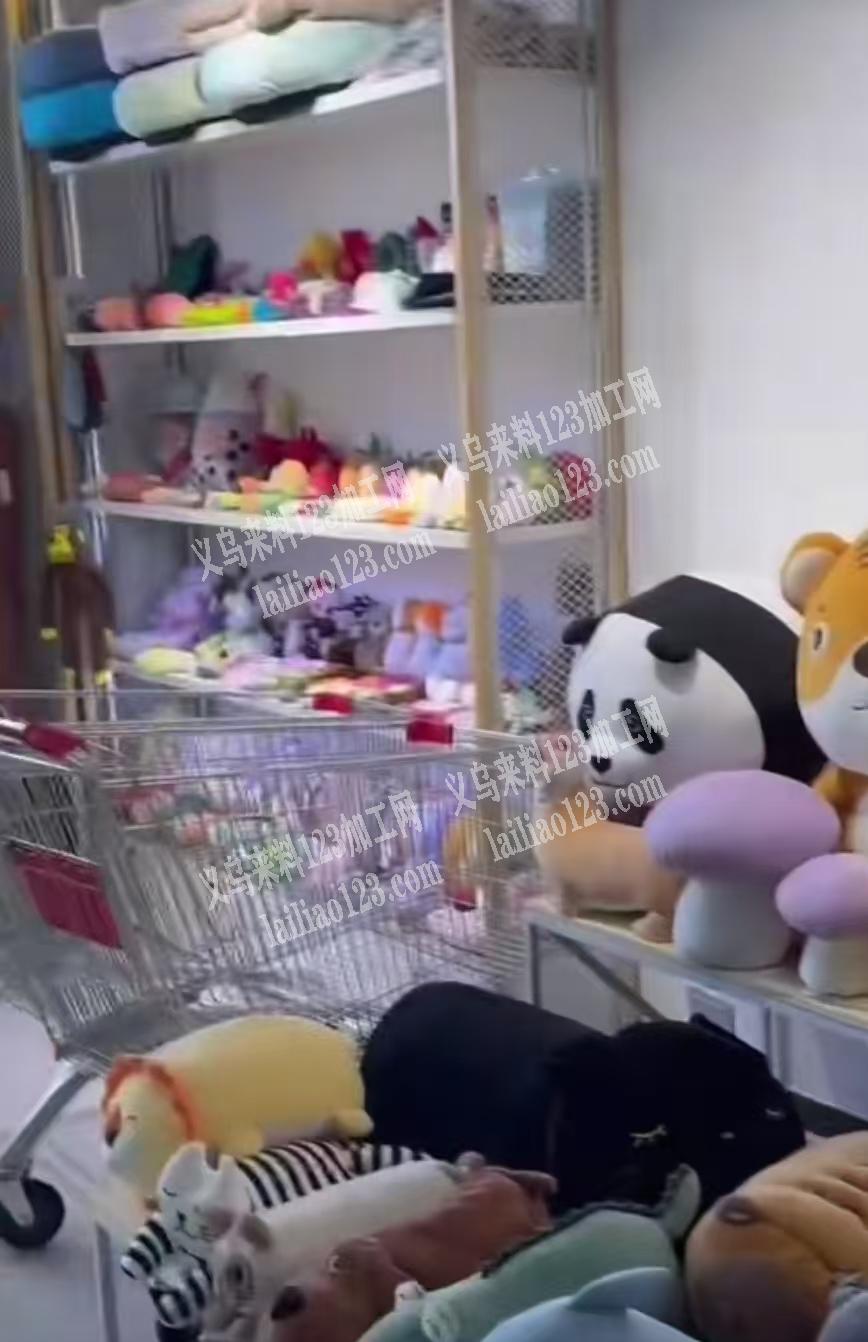 本公司国内销，中高端品牌IP潮玩，毛绒玩