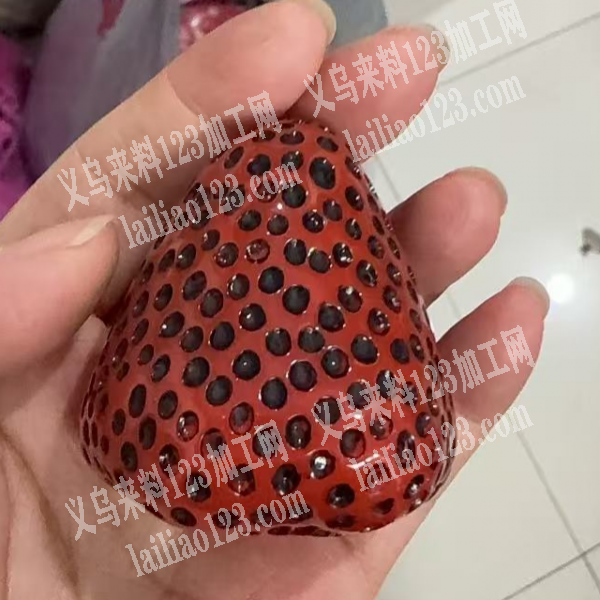 草莓上面手工点油外发加工，如图，寻找专业