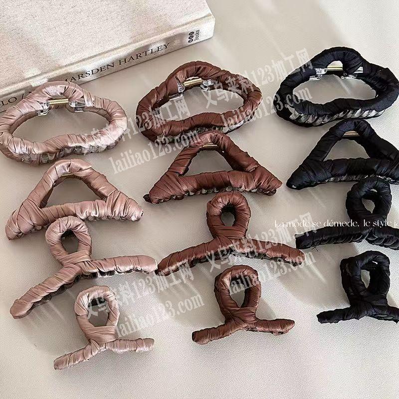 抓夹绕布条的手工活外发加工，寻找绕布条的