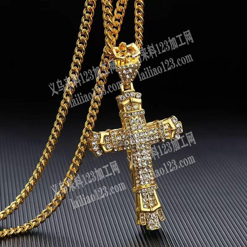 大量合金饰品订单。，寻压铸的。合金十字架