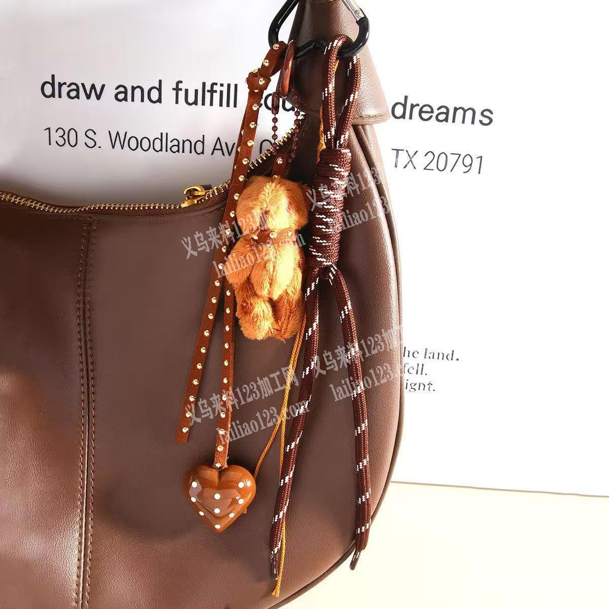 手工成品钥匙扣挂件订单，如图，寻找成品工