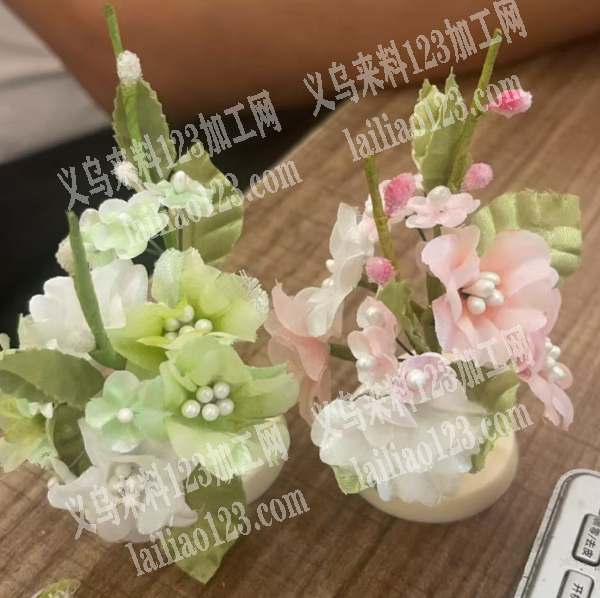 仿真花的手工活外发，如图，寻找会做这个组