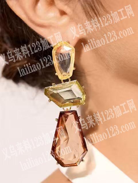 锆石做的耳饰成品订单。如图。找现货，有的