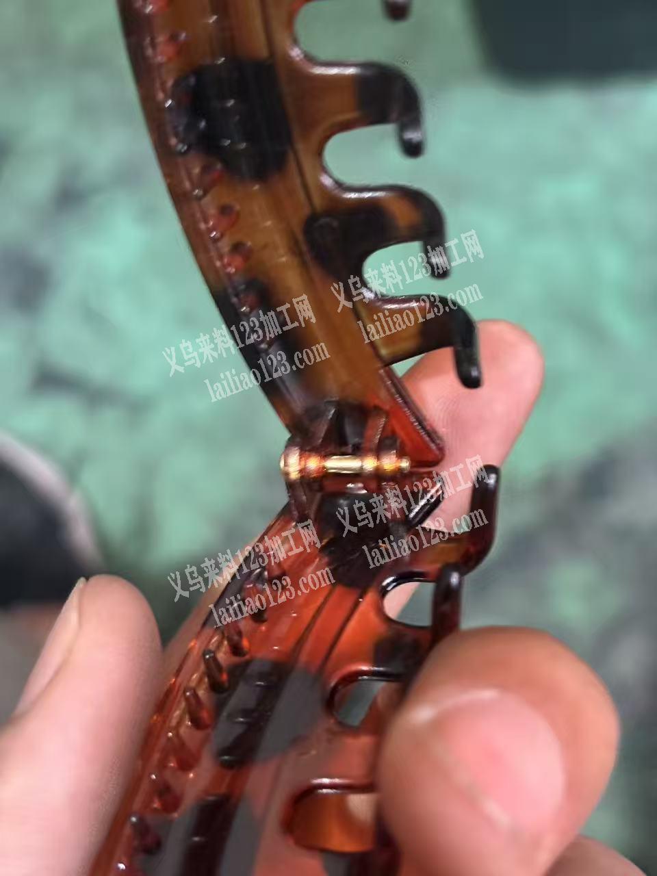 老板委托寻找：手工活外发，有发夹上销钉的