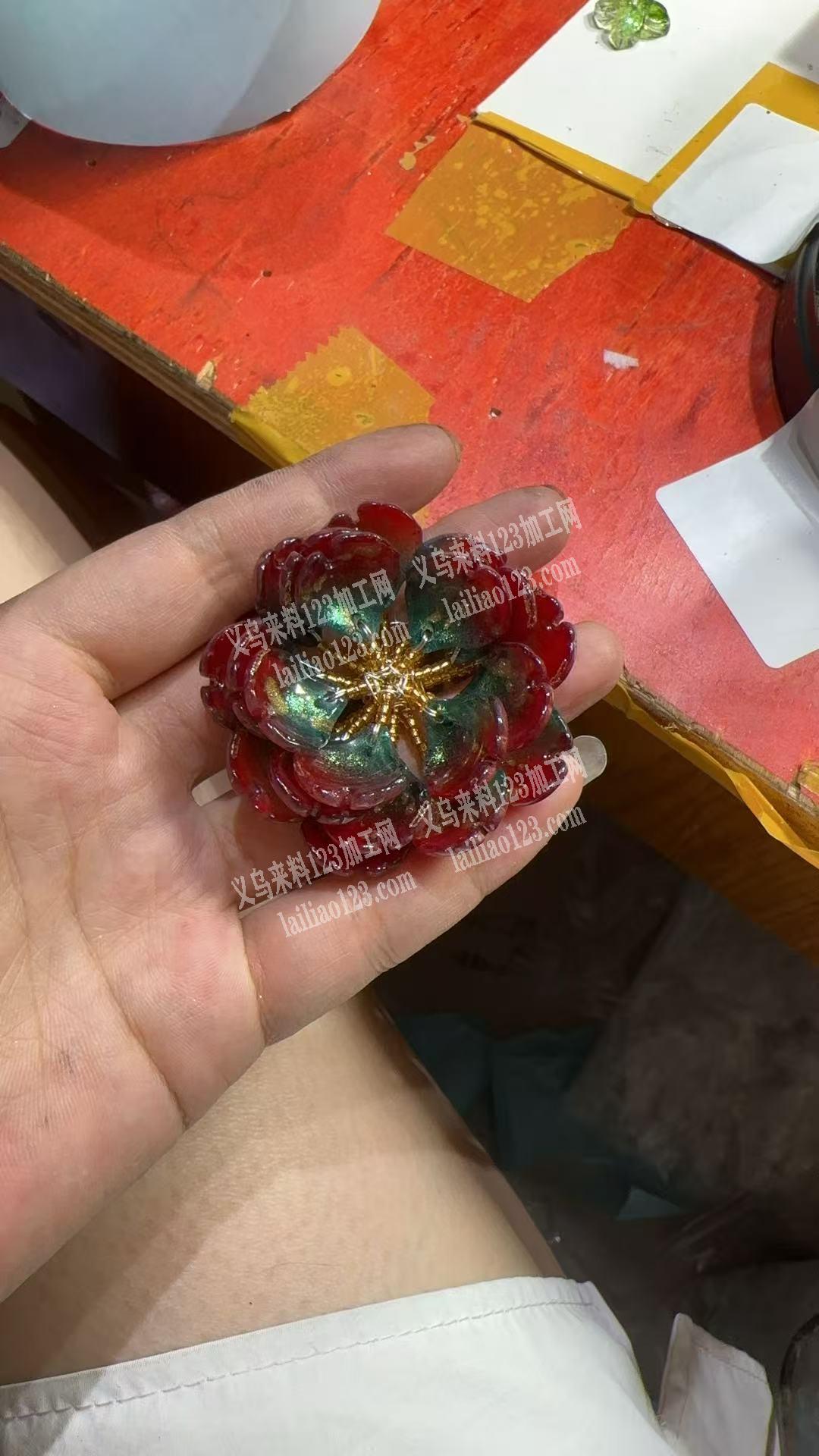 浦江源头琉璃花瓣厂家，可承接饰品喷漆