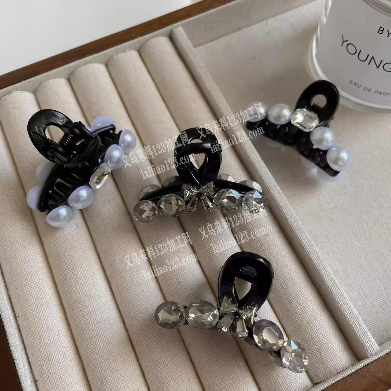 长期有抓夹点配件，粘配件外发加工，需要质