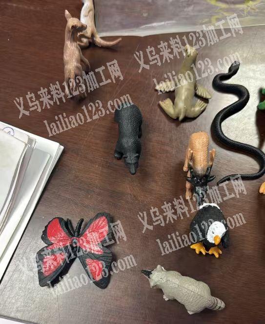 寻找小动物系列的注塑模具，如图，请联系详