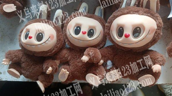 本厂有工人50人长期承接手工活如：胶枪、