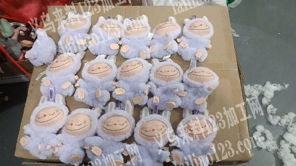 本厂有工人50人长期承接手工活，如胶枪、