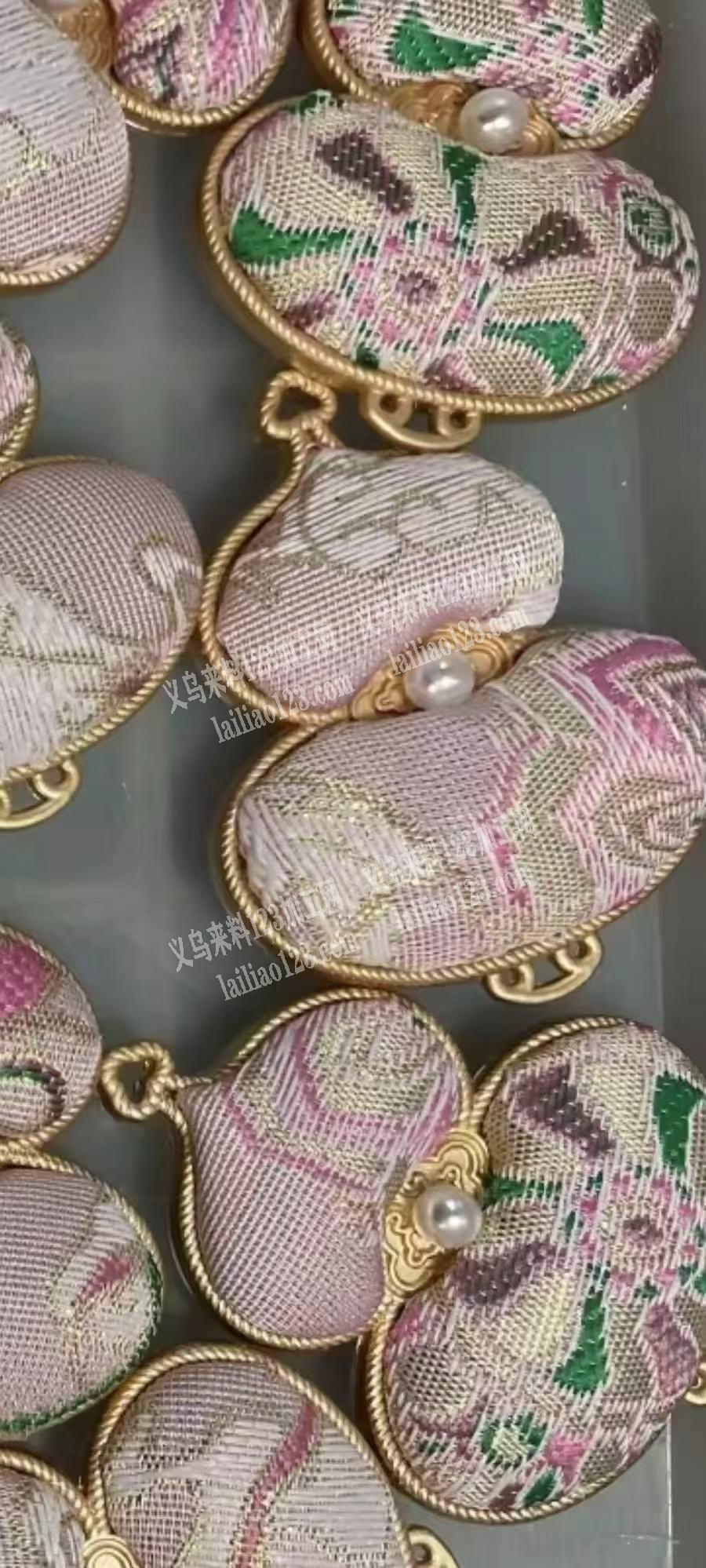 粘胶粘布的手工活外发加工，如图，寻找手工