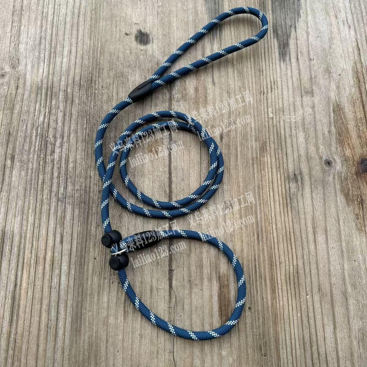 绳子穿扣子和塑料配件的手工活，如图，寻找