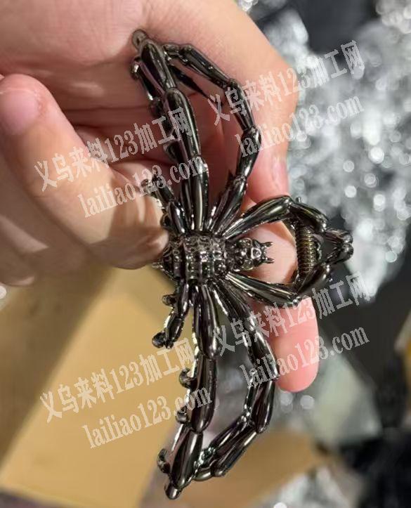 《合金压铸订单。如图》万圣节抓夹订单，如