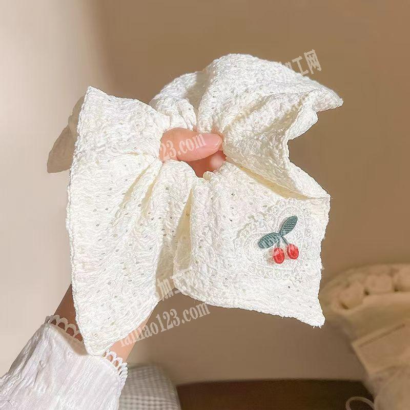 寻找专业做布艺饰品的加工厂，如图，布艺发