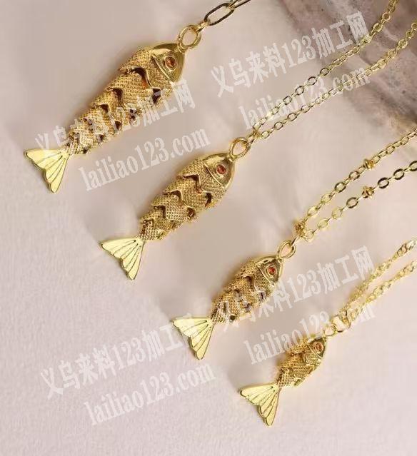 如图不锈钢的金鱼项链订单，寻找厂家，请联