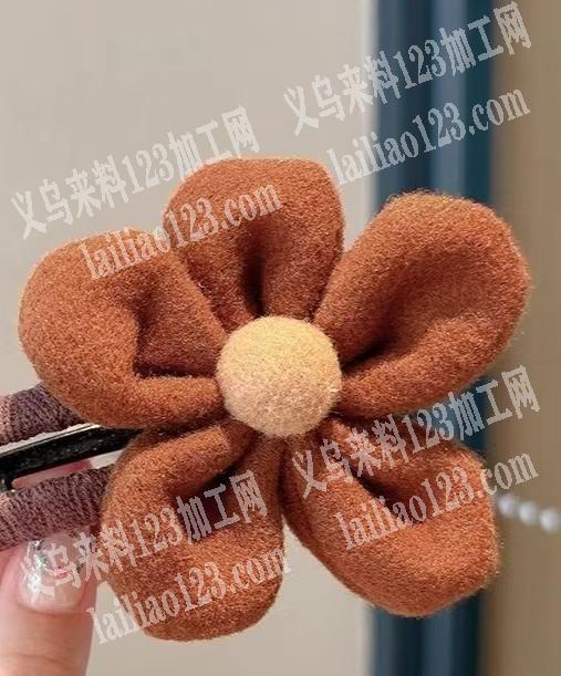 电商公司大量这个发夹的配件花朵订单。寻找