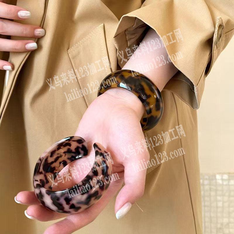 8万-10万如图醋酸手镯订单，寻找工厂合