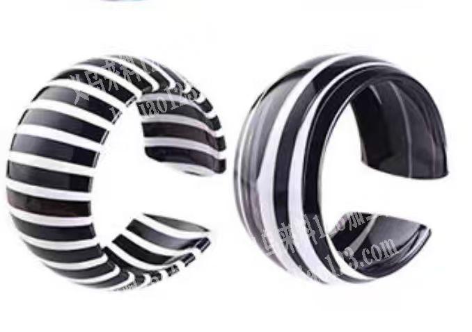 诚寻专业做醋酸手镯的工厂，请联系详谈，大