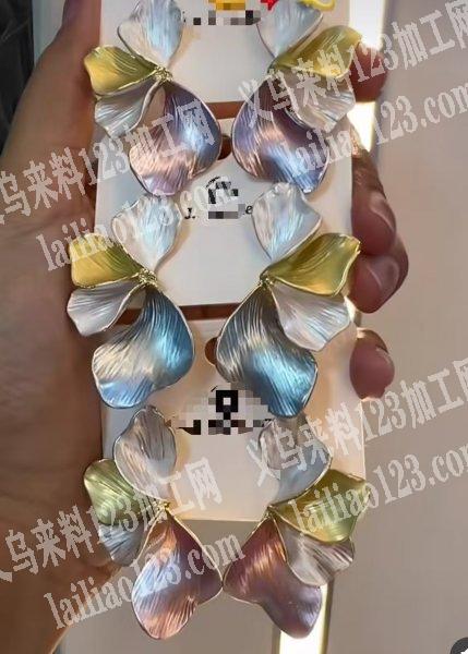 如图耳环滴油外发加工，长期合作，需要找滴