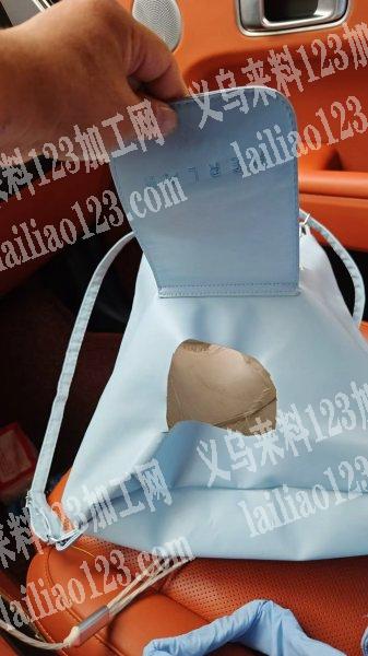 大量挎包订单外发，寻找箱包工厂，这款包订