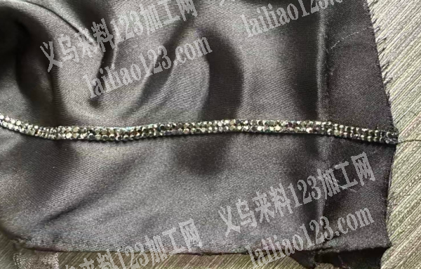 布料上面烫钻外发加工，。寻找专业做烫钻的