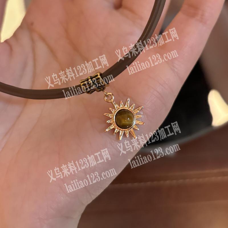 采购合金配件，如图项链吊坠，现货，找供应