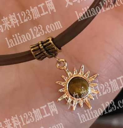 采购合金吊坠，如图，寻找工厂，有货最好，