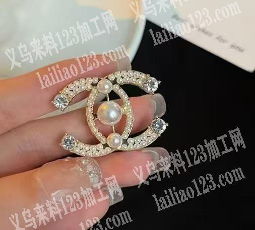 采购如图饰品，寻找厂家，有货的联系详谈。