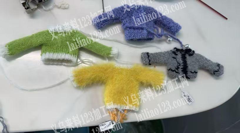 钩针编织小毛衣小衣服，如图，寻找会做的加