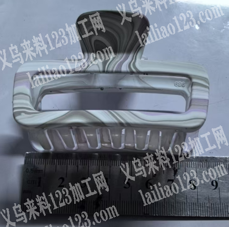 抓夹上面印花外发加工，如图，应该是水转印