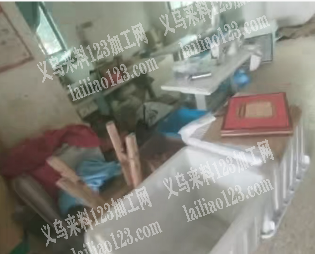 佛堂服装厂转让：双针机2台：拷边机5台：