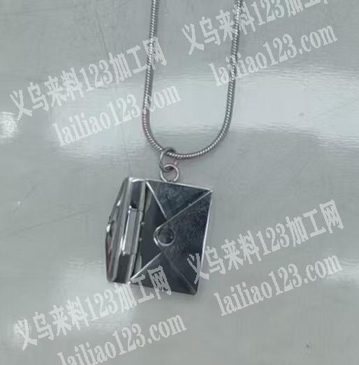 这个信封项链成品订单，爆款订单，寻找厂家