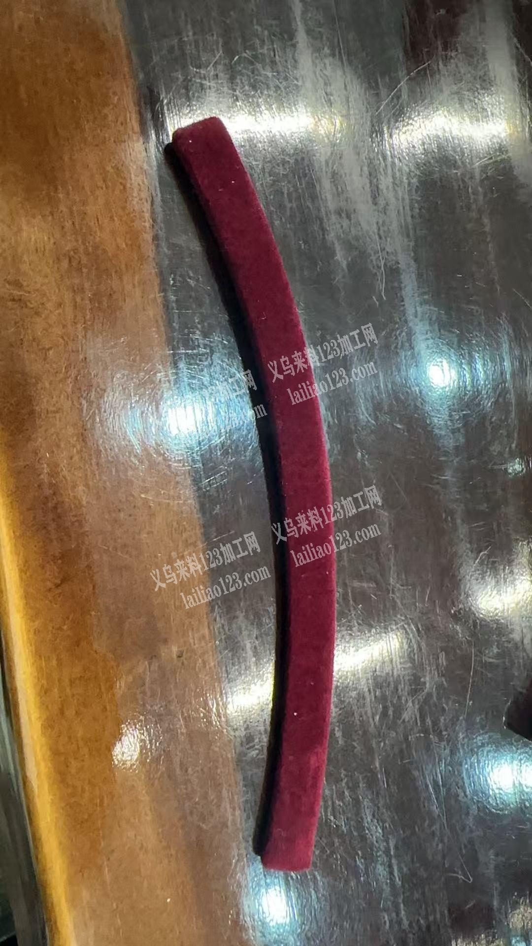 公司抓夹植绒配件订单，如图，找做成品加工