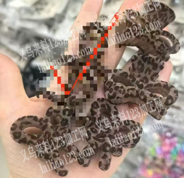 如图几款蝴蝶结抓夹订单，寻找毛胚。有订单