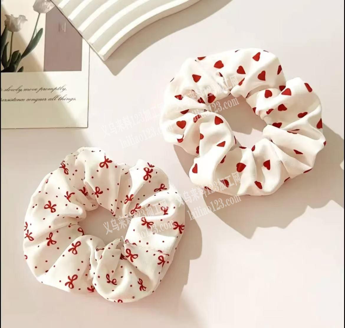 寻找专业做布艺发圈的工厂合作。请联系详谈