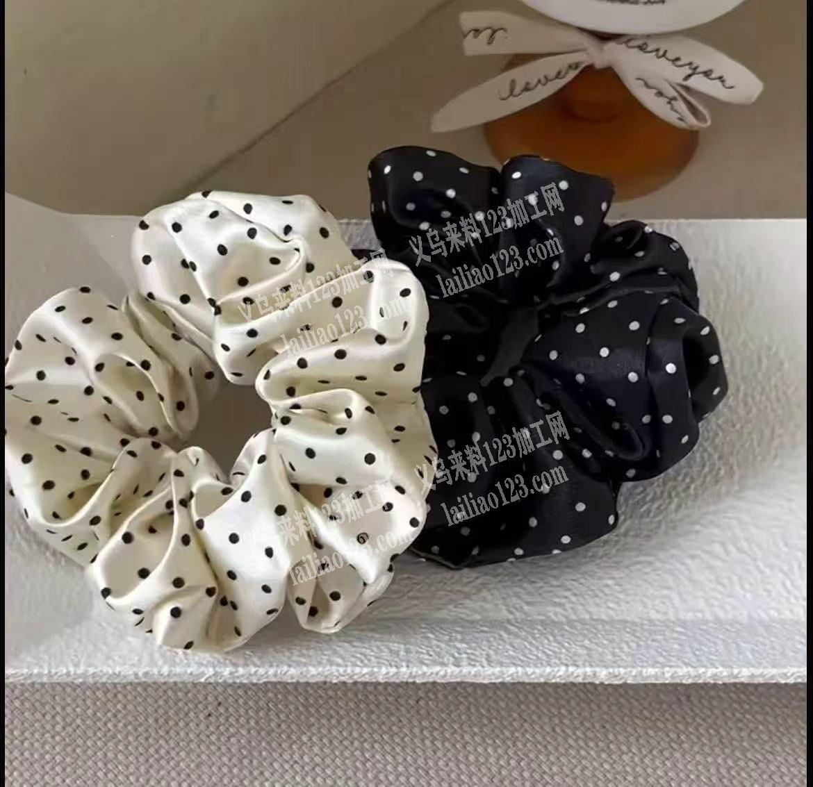 寻找专业做布艺发圈的工厂合作。请联系详谈