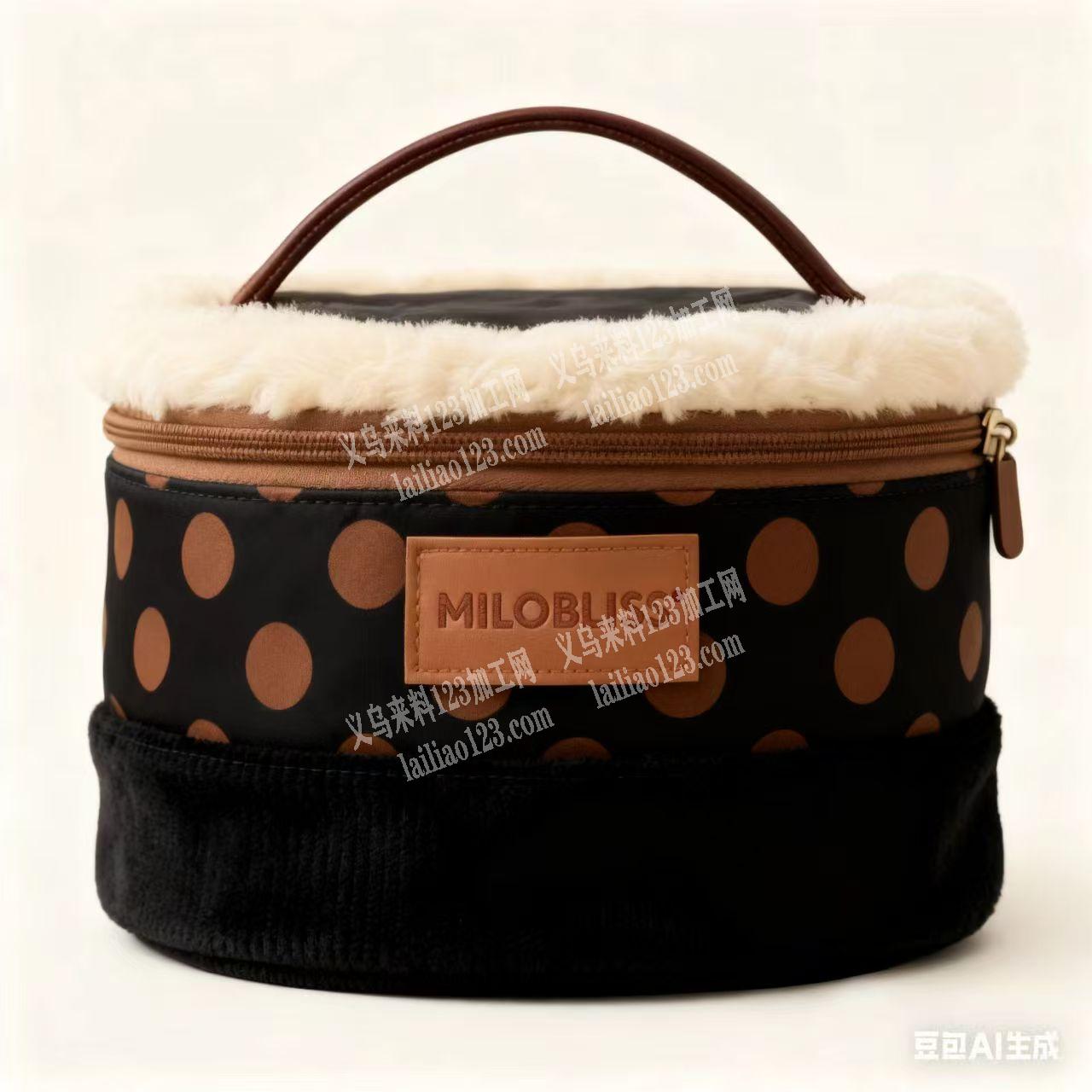 公司有箱包订单【化妆收纳包】，附图片，如