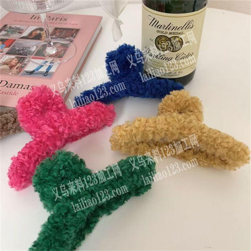 抓夹上面绕毛绒条手工活外发【发外地河南做