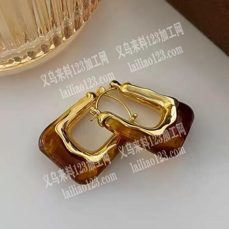 欧美字母U型耳圈耳环订单，如图，寻找饰品