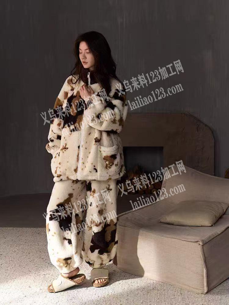 毛绒睡衣套装订单外发加工，寻找专业做这个