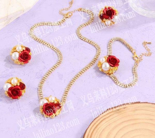 公司大量套装饰品项链成品订单，如图，寻找