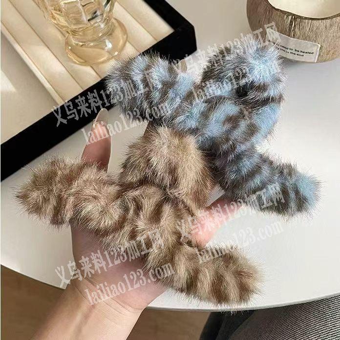 毛绒条绕抓夹的手工活外发，寻找会做粘胶的